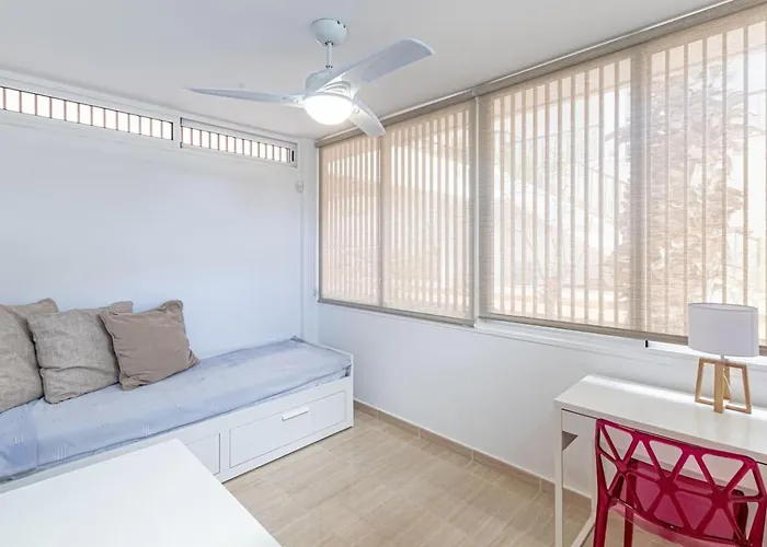 Oceanview Tamara With Pool דירה *