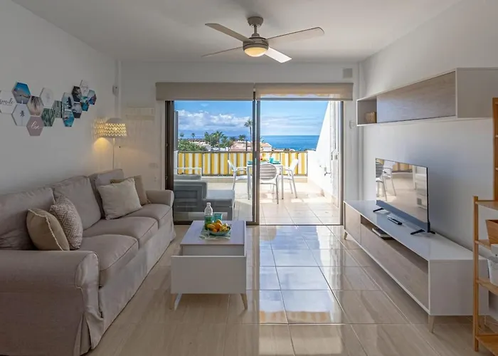 Oceanview Tamara With Pool דירה